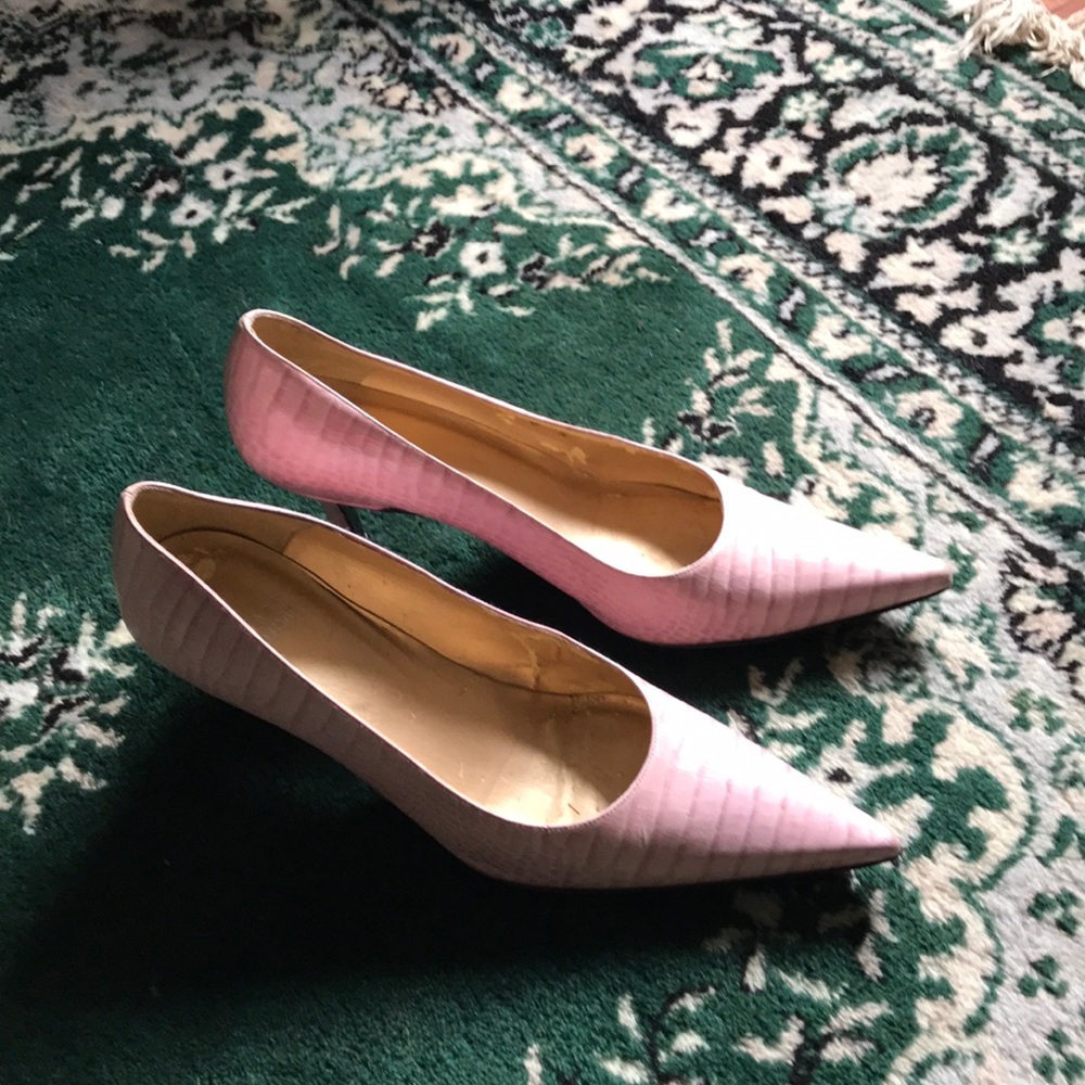 COPY - Stuart weitzman light pink crocodile pumps